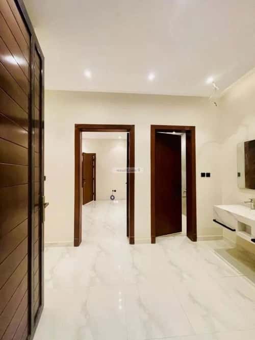 Floor 450 SQM with 3 Bedrooms Al-Mahdiyah, West Riyadh, Riyadh