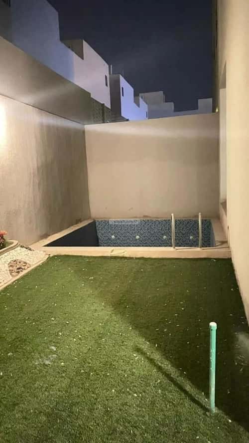 فيلا 315 متر مربع واجهة شمالية ب 5 غرف عكاظ، جنوب الرياض، الرياض