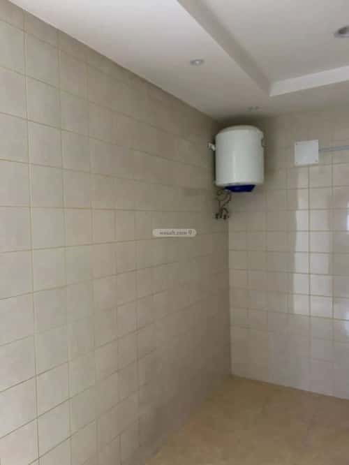 4 bedroom floor in Al Malqa