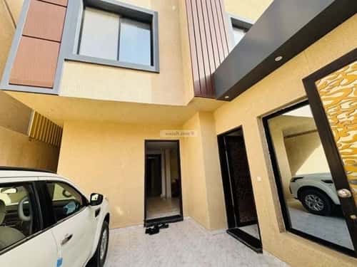 فيلا 300 متر مربع شمالية على شارع 20م العارض، شمال الرياض، الرياض