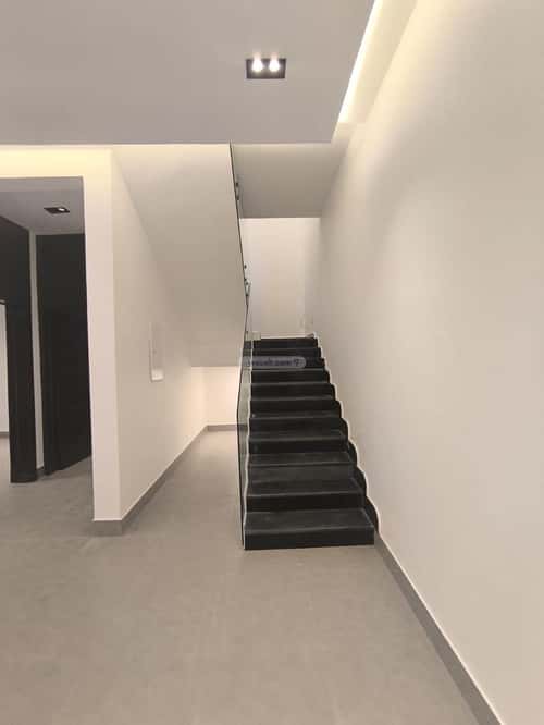 Floor 223 SQM with 4 Bedrooms Al-Muanisiyah, East Riyadh, Riyadh