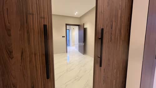 فيلا 730 متر مربع جنوبية على شارع 16م الشعلة، الدمام