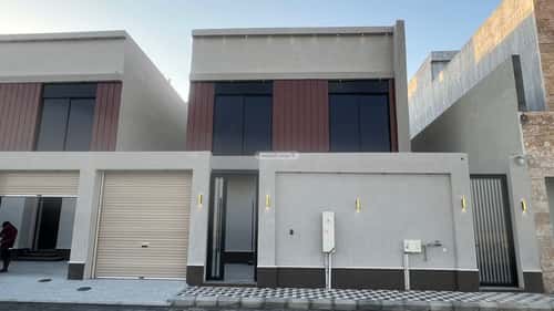 فيلا 730 متر مربع جنوبية على شارع 16م الشعلة، الدمام