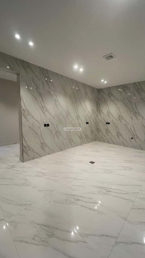 فيلا 730 متر مربع جنوبية على شارع 16م الشعلة، الدمام