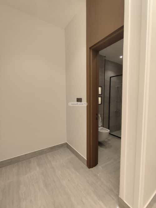 4 bedroom floor in Al Rimal