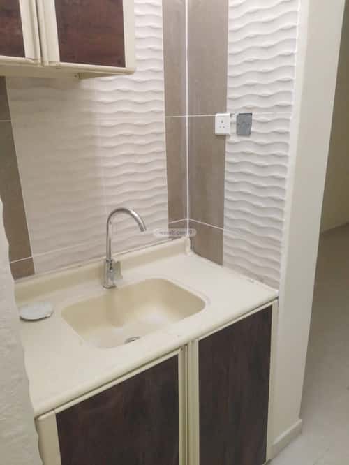 Building 325 SQM Facing North Al Khaleej, Aldammam