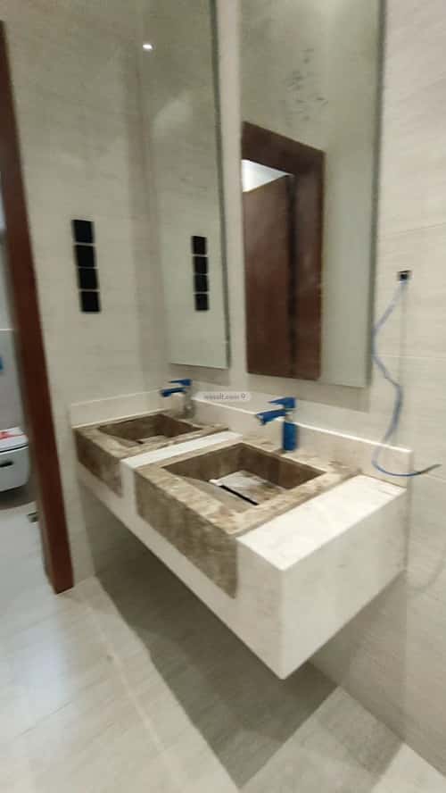 Floor 268 SQM with 9 Bedrooms Al Taawun, Khamis Mushait