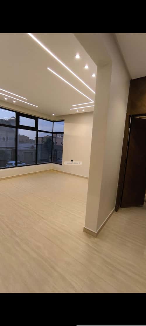 Floor 249 SQM with 6 Bedrooms Al-Awaly, West Riyadh, Riyadh