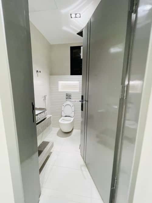 Floor 229 SQM with 6 Bedrooms Tara, Khamis Mushait