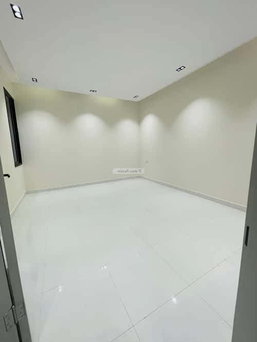 Floor 229 SQM with 6 Bedrooms Tara, Khamis Mushait