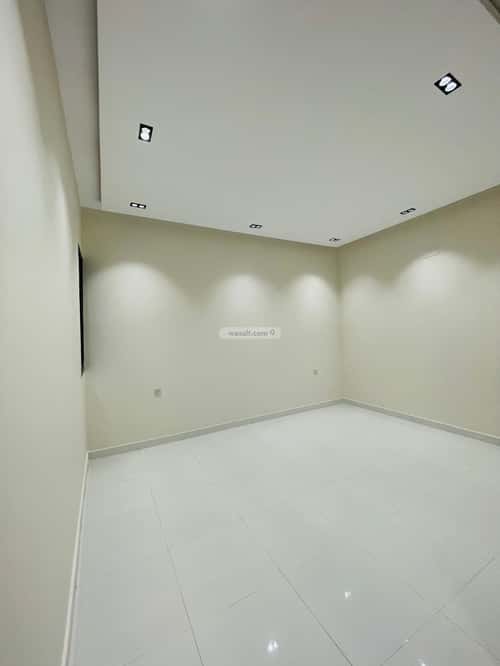 Floor 203 SQM with 6 Bedrooms Tara, Khamis Mushait