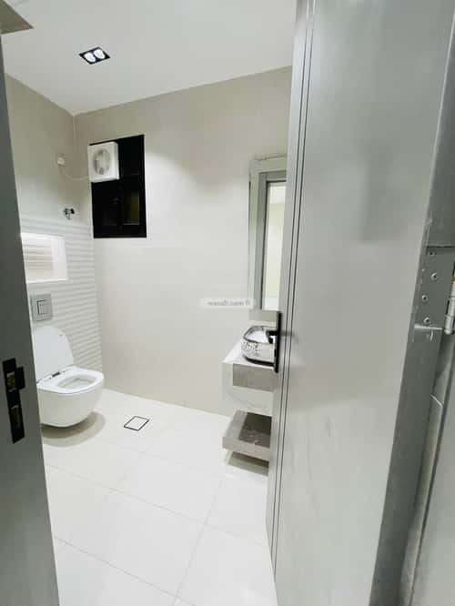 Floor 203 SQM with 6 Bedrooms Tara, Khamis Mushait