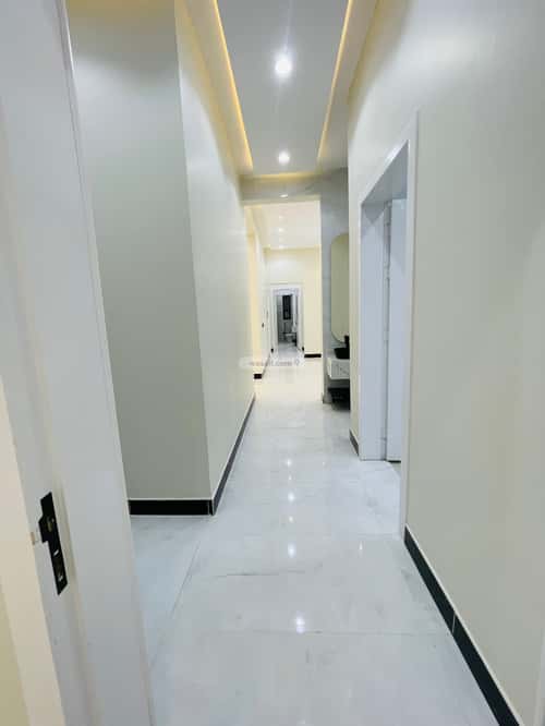 Floor 214 SQM with 6 Bedrooms Al-Wurud, Khamis Mushait