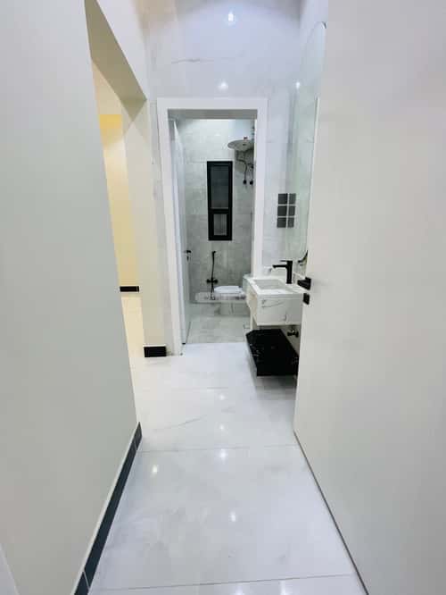 Floor 214 SQM with 6 Bedrooms Al-Wurud, Khamis Mushait