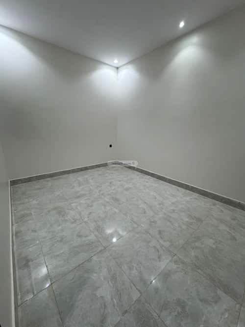 Building 750 SQM Facing South Bader, South Riyadh, Riyadh