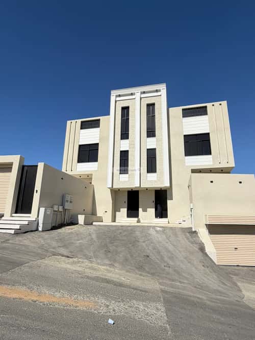 Apartment with 7 Bedrooms Al Maamoura, Khamis Mushait