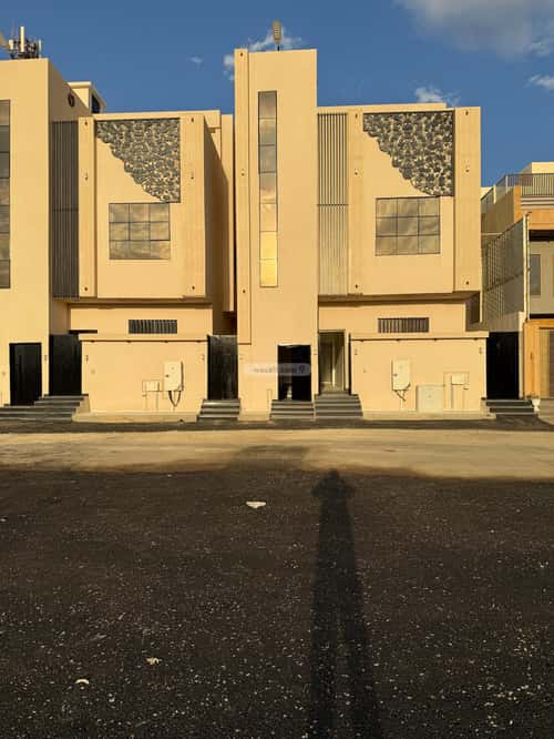 Floor with 8 Bedrooms Al Maamoura, Khamis Mushait