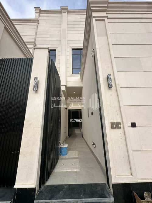 Floor 173 SQM with 5 Bedrooms Al-Janadriyah, East Riyadh, Riyadh