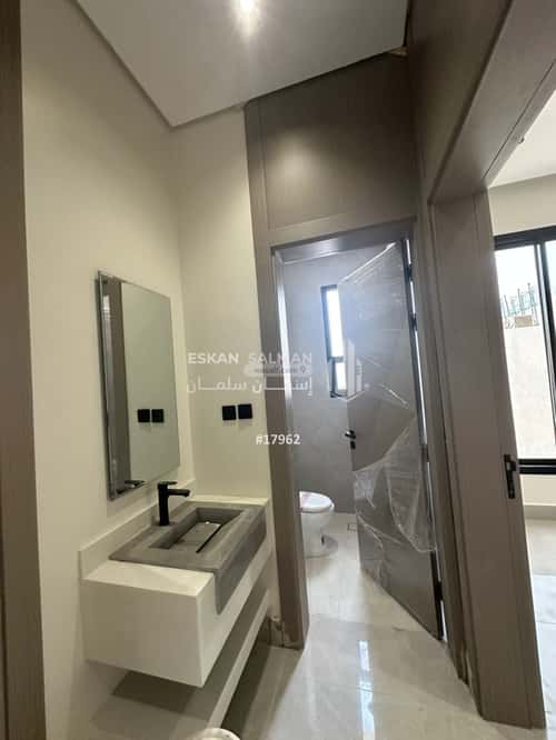 Floor 173 SQM with 5 Bedrooms Al-Janadriyah, East Riyadh, Riyadh