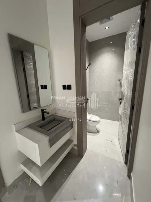 Floor 192 SQM with 5 Bedrooms Al-Janadriyah, East Riyadh, Riyadh