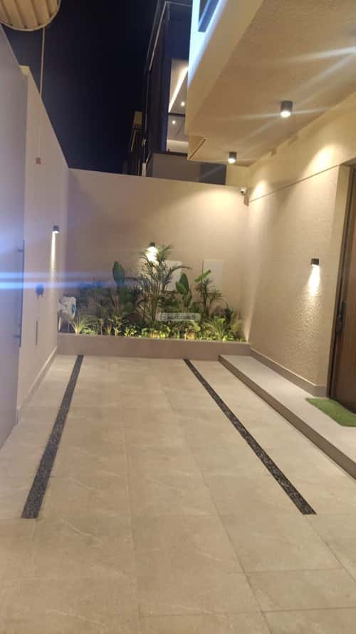 فيلا 312 متر مربع شمالية غربية على شارع 20م السيف، الدمام