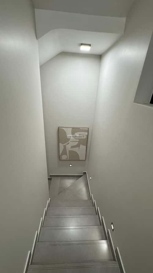 فيلا 312 متر مربع شمالية غربية على شارع 20م السيف، الدمام