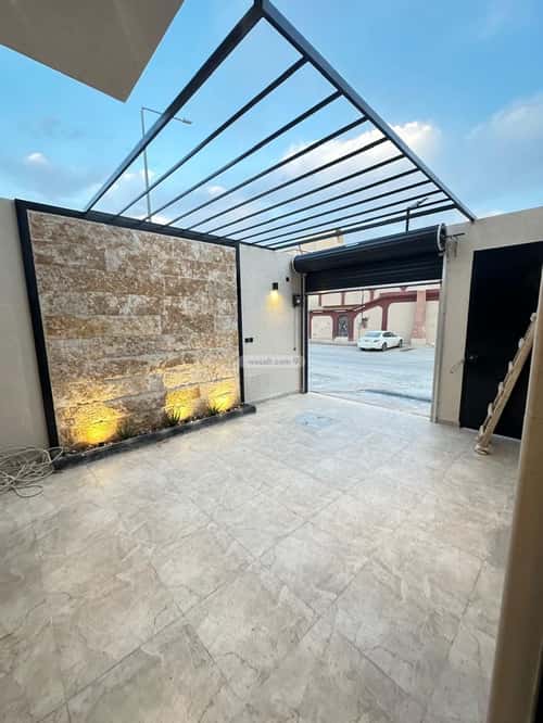 Floor 236 SQM with 4 Bedrooms Haya Nawah, Almuzahimih