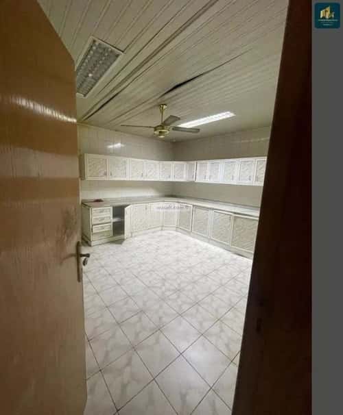 فيلا 250 متر مربع شمالية على شارع 10م الزهرة، غرب الرياض، الرياض