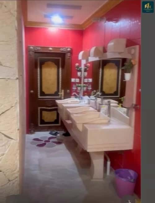 فيلا 400 متر مربع جنوبية غربية على شارع 15م شبرا، غرب الرياض، الرياض