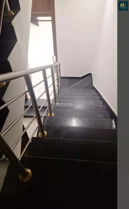 فيلا 375 متر مربع شرقية على شارع 20م ضاحية نمار، غرب الرياض، الرياض