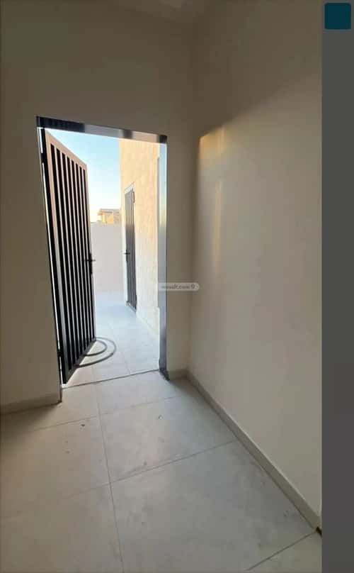 فيلا 187 متر مربع غربية على شارع 20م السويدي، غرب الرياض، الرياض