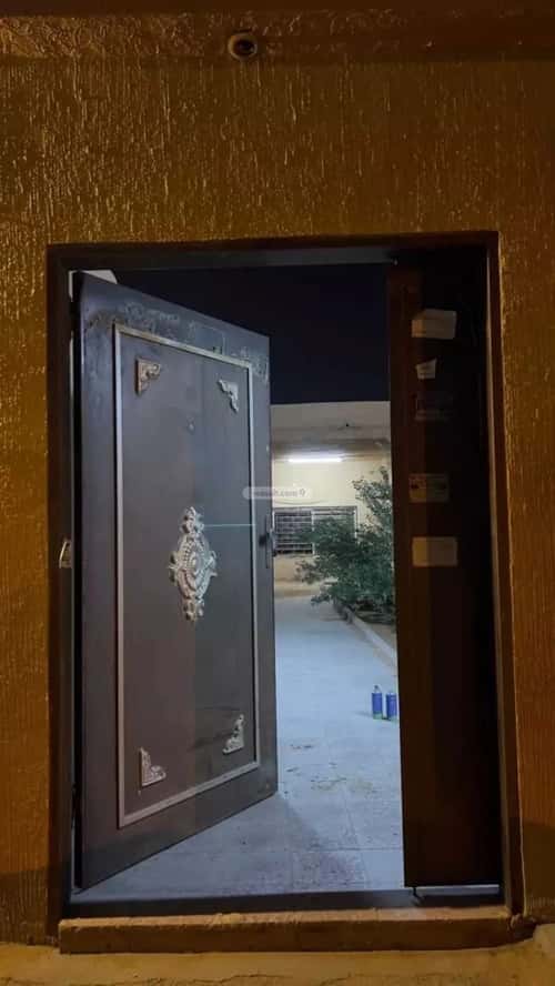 استراحة 440 متر مربع بغرفتين الورود، الخرج