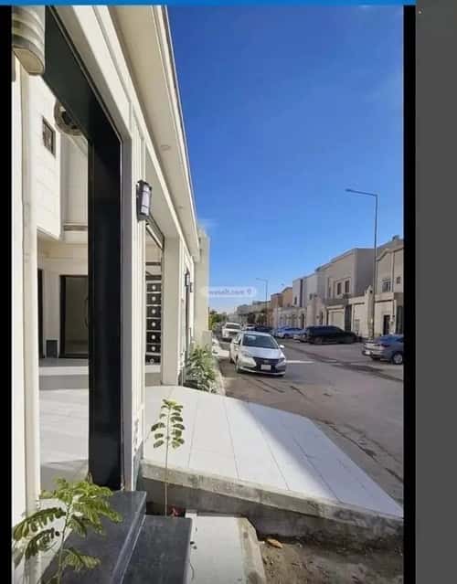 Villa 234 SQM Facing South on 15m Width Street Al-Janadriyah, East Riyadh, Riyadh