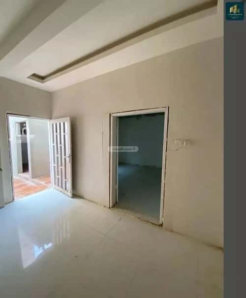 فيلا 400 متر مربع جنوبية شرقية على شارع 15م العريجاء الأوسط، غرب الرياض، الرياض