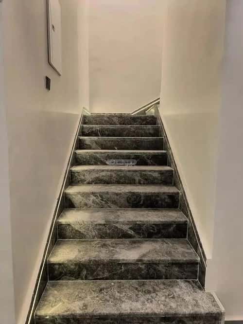 6 bedroom villa in Al Mahdiyyah