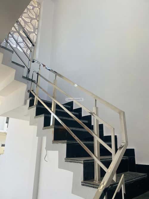 فيلا 570 متر مربع مع شقتين واجهة شرقية النهضة، شمال جدة، جدة