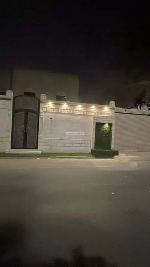 Villa 930 SQM Facing South on 20m Width Street Ar-Rawdah, East Riyadh, Riyadh