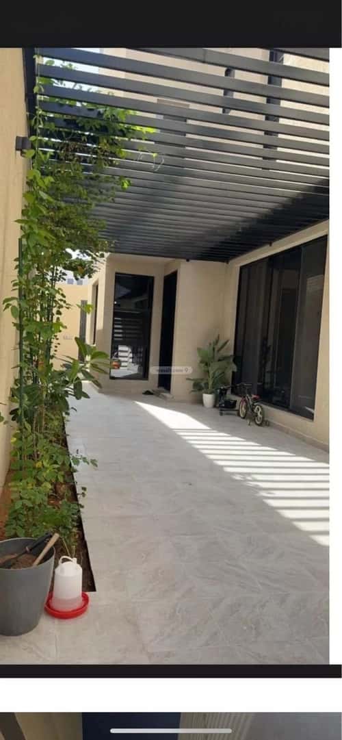 فيلا 405 متر مربع شمالية غربية على شارع 15م النرجس، شمال الرياض، الرياض