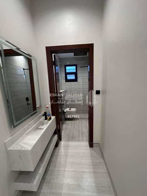 Floor 295 SQM with 5 Bedrooms Al-Janadriyah, East Riyadh, Riyadh