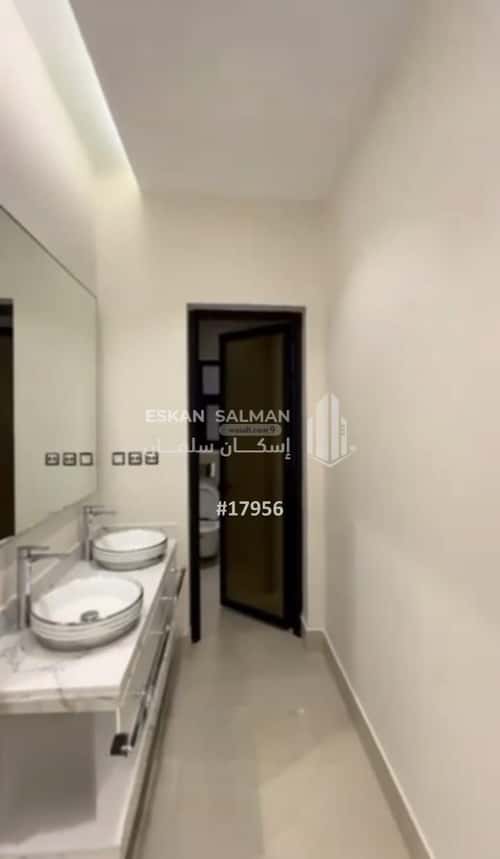 فيلا 401 متر مربع غربية على شارع 15م الصواري، الخبر