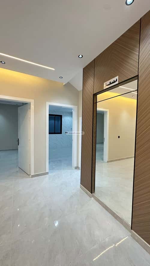 فيلا 358 متر مربع غربية على شارع 15م الرحاب، الطائف