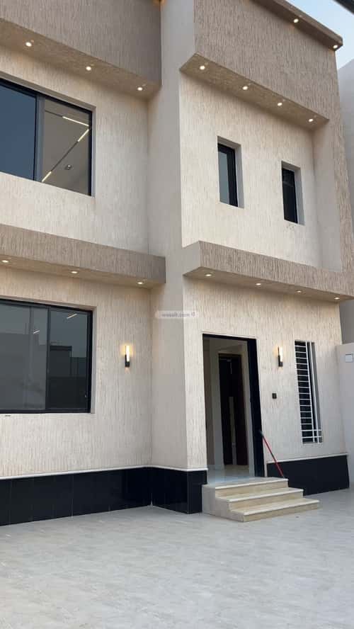 فيلا 349 متر مربع شمالية على شارع 15م السلام، صامطة