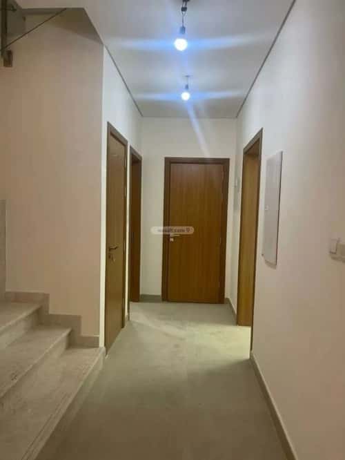 فيلا 250 متر مربع واجهة شرقية ب 7 غرف مطار الملك خالد الدولي، شمال الرياض، الرياض