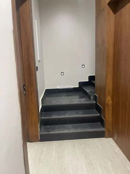 فيلا 458 متر مربع شرقية على شارع 20م العارض، شمال الرياض، الرياض