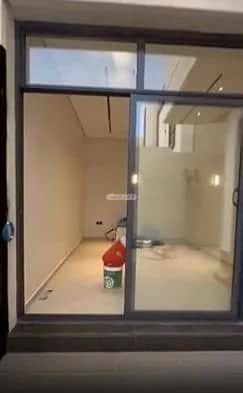 فيلا 312 متر مربع غربية على شارع 15م الرمال، شرق الرياض، الرياض