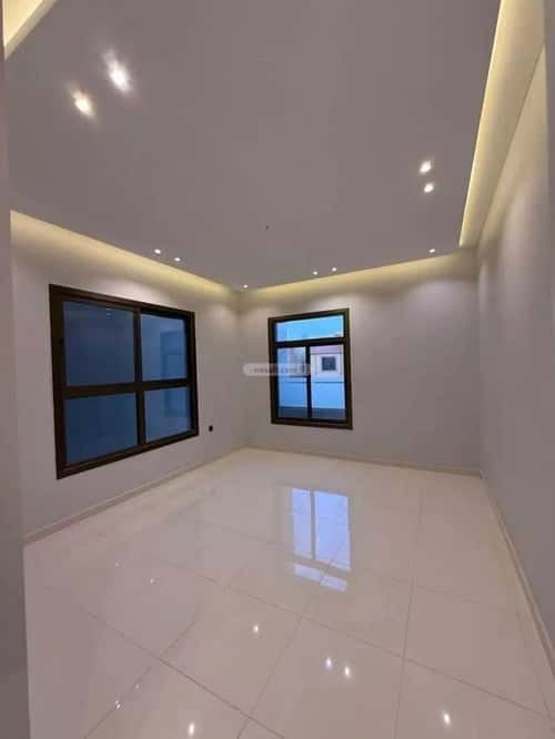 فيلا 250 متر مربع جنوبية على شارع 20م اليرموك، خميس مشيط