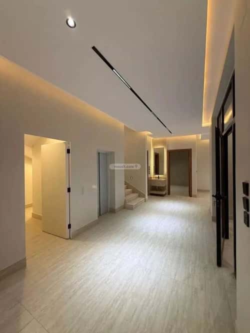 فيلا 300 متر مربع غربية على شارع 15م الزهور، أبها