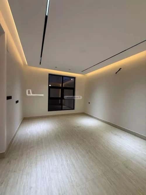 فيلا 300 متر مربع غربية على شارع 15م الزهور، أبها