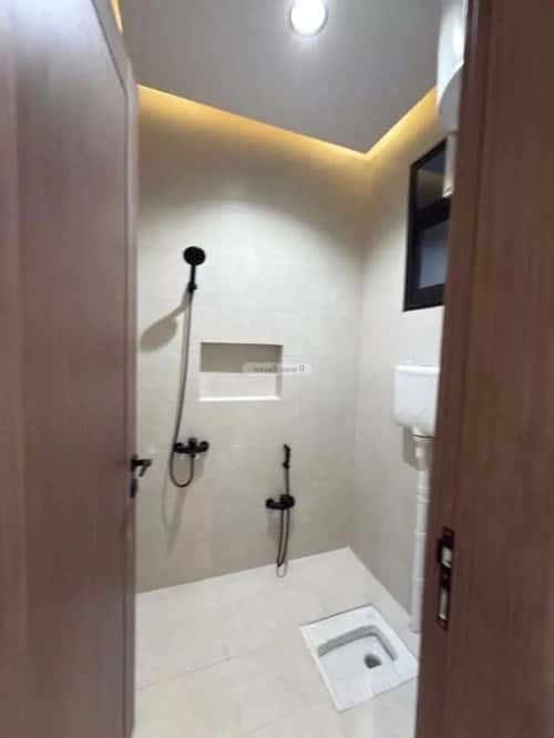 فيلا 300 متر مربع شمالية على شارع 20م شمال التضامن، خميس مشيط