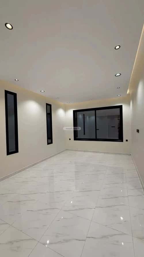 فيلا 300 متر مربع شمالية على شارع 20م شمال التضامن، خميس مشيط